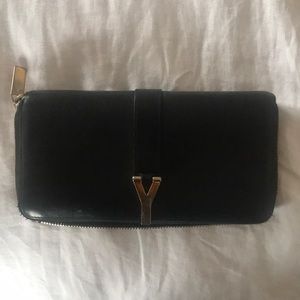 Super cute wallet🖤🖤